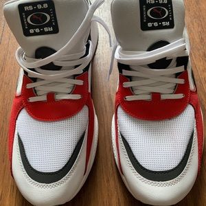 Brand new pumas never worn (fits like 11.5)